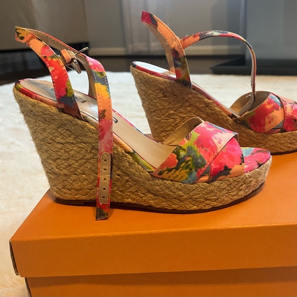 Unisa Espadrilles Pink and Peach floral Wedge Sandals - Picture 7 of 12